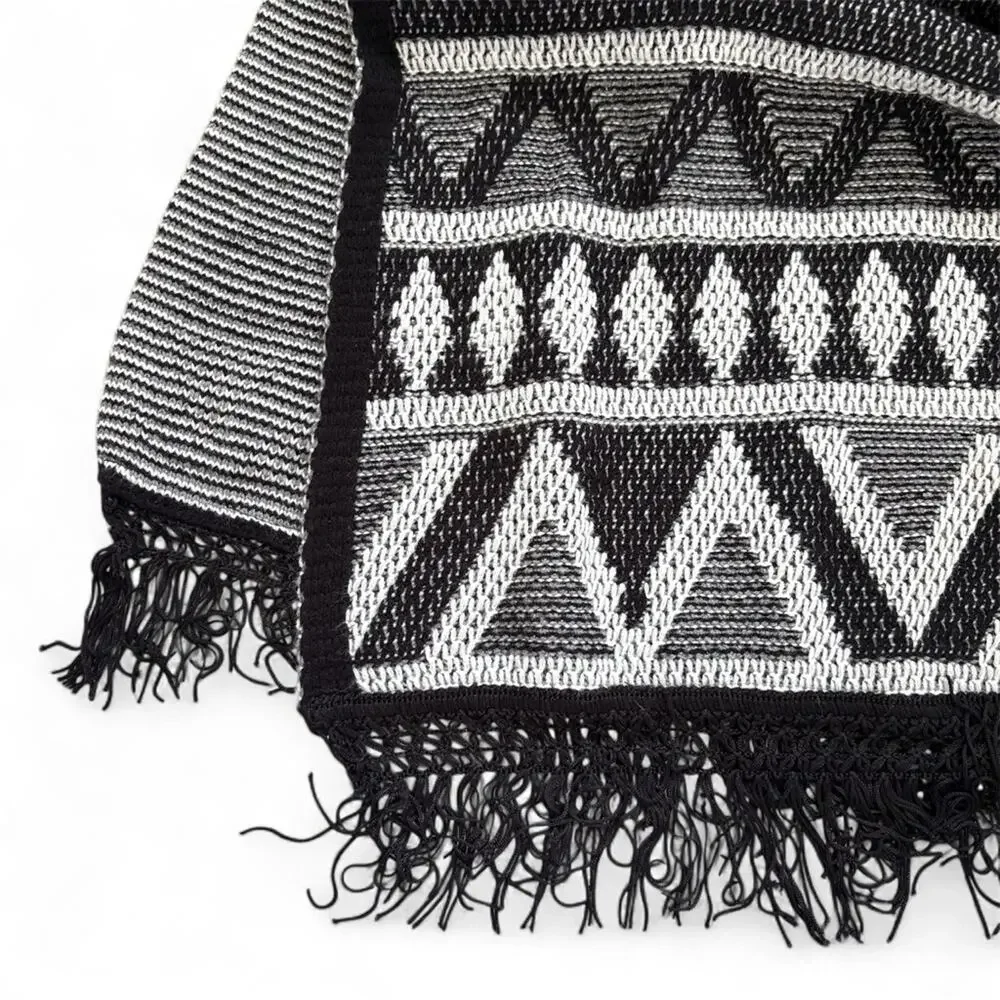 Sam Edelman Ruana Poncho L Black White Fringe Southwestern Aztec Boho Wrap